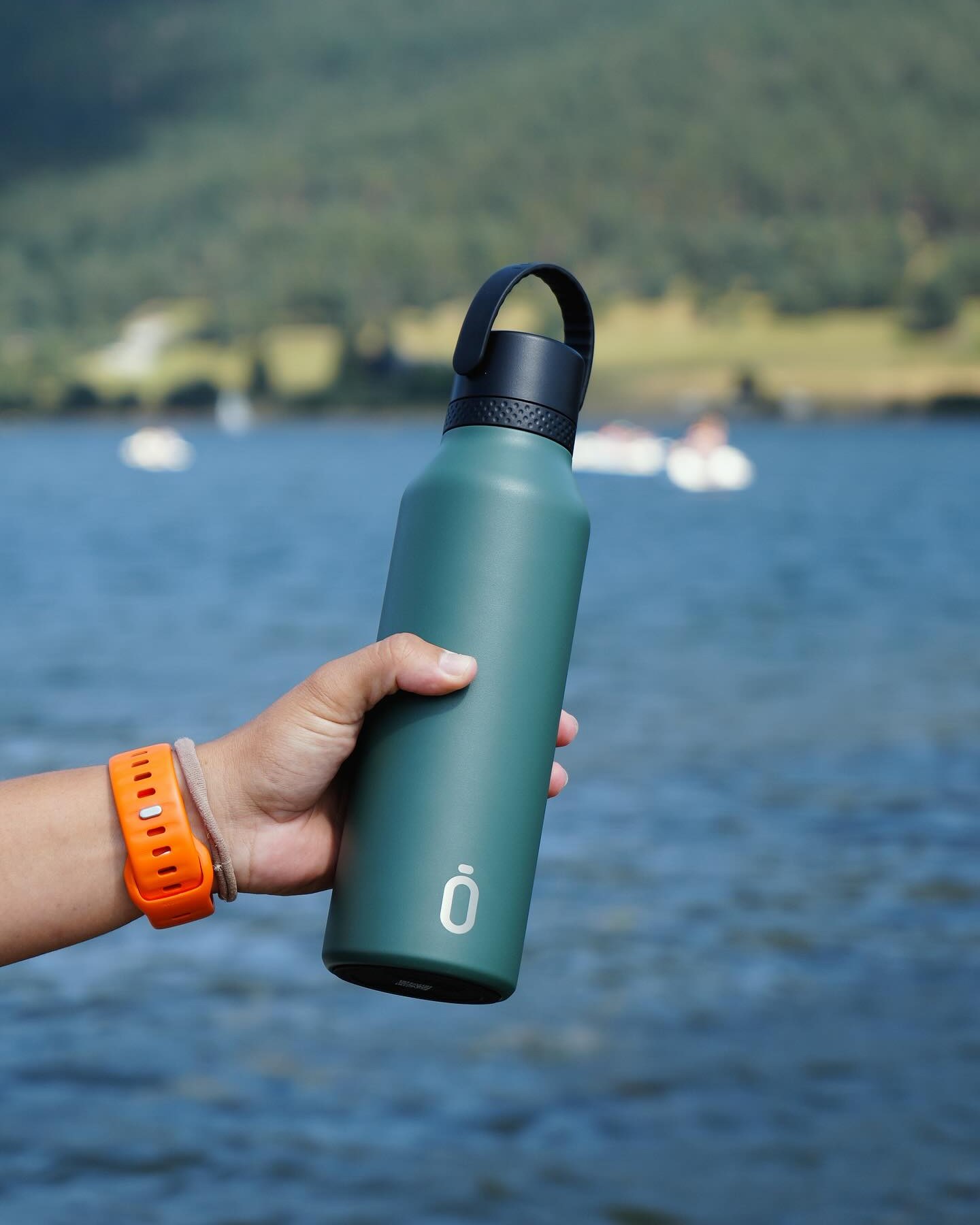 🎨 Tu estilo, tu ritmo, tu color.
Cada persona vibra distinto… por eso hay una Runbott para cada una 💧
Desde el bosque hasta el lago, desde el naranja vibrante hasta el verde sereno 🌿
Tu botella no es solo un accesorio:
💚 Es tu compromiso con el planeta
💚 Tu forma de cuidarte
💚 Tu sello personal
¿Ya encontraste la tuya?
#RunbottStyle #EcoElegancia #ColorConPropósito #HidrataciónConActitud #TuRunbottTuEsencia #runbott #mii #boreal #akeitasoul