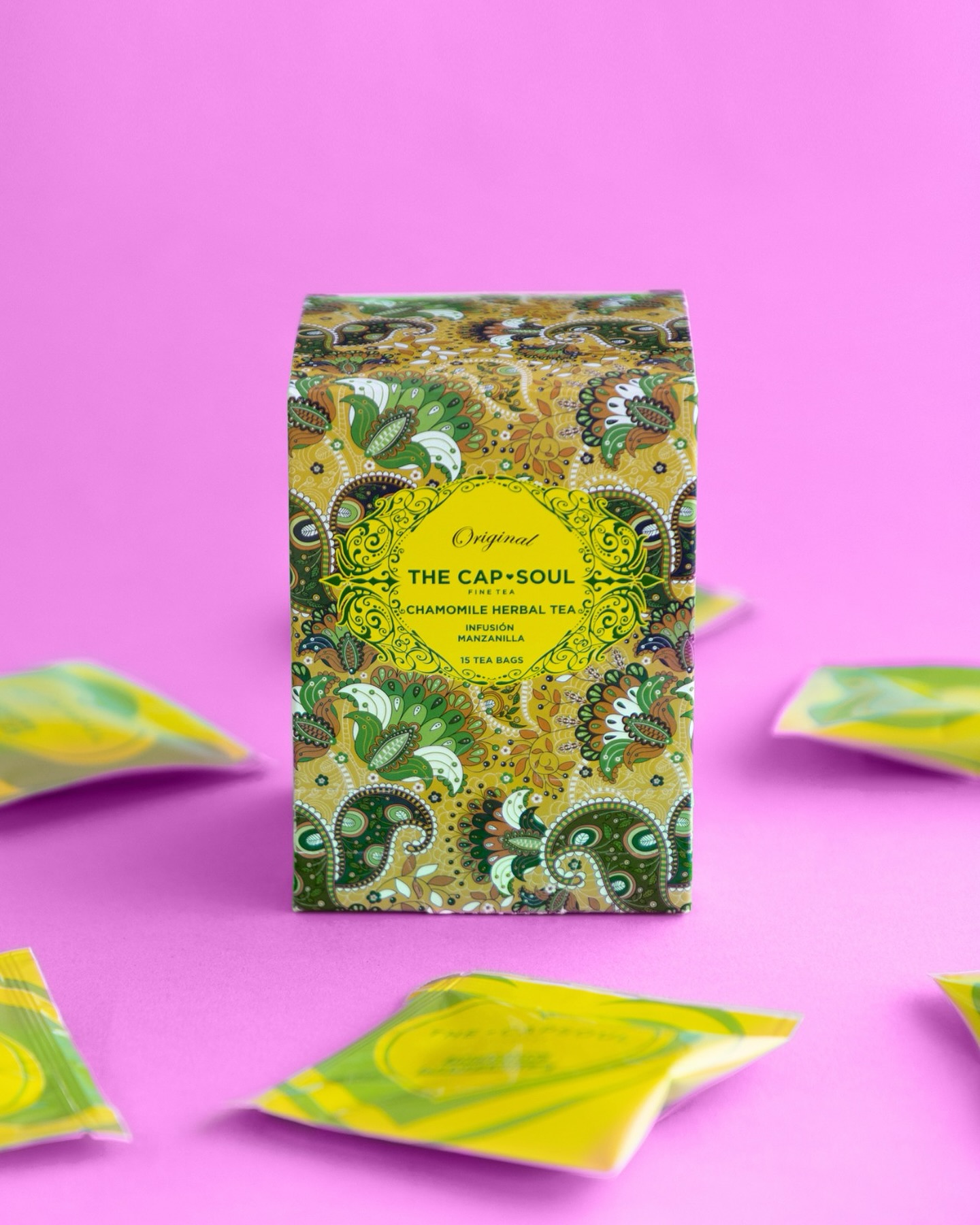 🌼 Paz y Bienestar Instantáneo: Manzanilla en Formato Pirámide 💛
¿Necesitas un botón de PAUSA en tu día? 😌 Tu momento de serenidad se sirve caliente y en el envase más chic.

🌼 Tu ritual de calma en formato pirámide 🌼

La Manzanilla de THE CAPSOUL no es solo una infusión; es un escape aromático, suave y la compañera perfecta para desconectar del ruido y el estrés.

¿Por qué es la Manzanilla que amarás?

Sabor Intenso, Calma Profunda: Con nuestras bolsitas piramidales, las flores tienen todo el espacio para expandirse por completo. ¿El resultado? Una infusión más aromática, rica e intensa que te envuelve en bienestar. 💫

Comodidad y Frescura: Vienen ensobradas individualmente, lo que garantiza que cada bolsita mantenga su frescura y su poder terapéutico hasta el momento exacto de infusionar. ¡Siempre lista para acompañarte! 🎒

El Clásico Imbatible: Es la aliada natural para una digestión ligera y un descanso reparador. Un clásico que transforma cualquier momento en una pausa especial 💛.

Tanto si estás buscando un momento de relax después de comer, como si necesitas prepararte para un sueño tranquilo 😴, esta es tu infusión.

🛒 Añade este toque de oro y calma a tu despensa. ¡Consigue hoy tu Manzanilla en formato pirámide! Enlace en la bio.

#CapsoulMoments #RelaxTime #InfusionNatural #Manzanilla #TheCapsoul #PausaEspecial #Bienestar #TeaTime #CalmDown 🍵🌼#akeitasoul #camomila