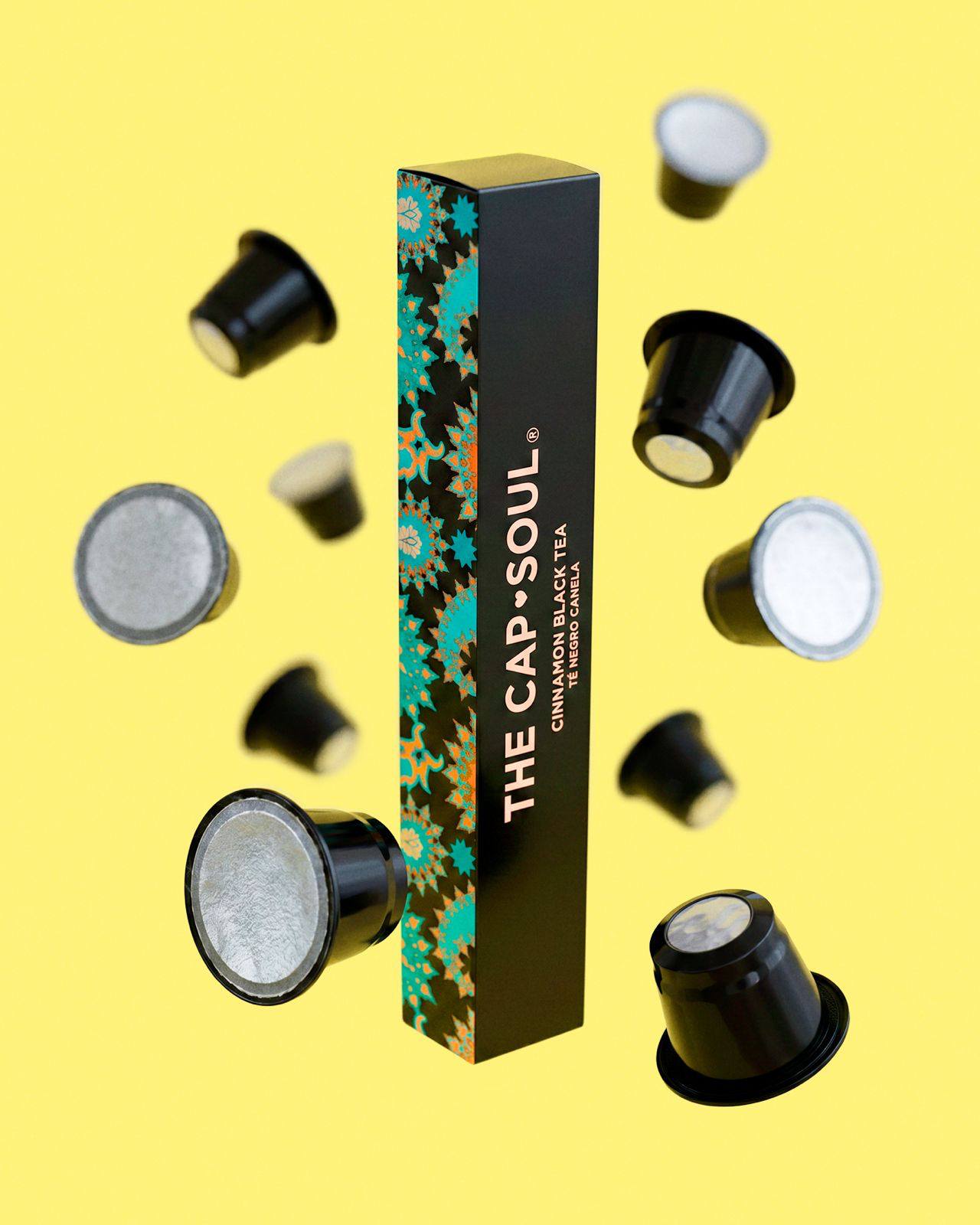 ✨☕ Hay aromas que hacen que todo se sienta más acogedor.
Y nuestro Té Negro con Canela en cápsulas tiene exactamente ese efecto. Es una mezcla intensa, cálida y llena de matices que combina a la perfección el carácter del té negro con el toque dulce, reconfortante y especiado de la canela. 🤎🌿
En AkeitaSoul nos encanta porque es un clásico que nunca falla, ideal para esos momentos del día en los que necesitas parar un instante, respirar hondo y reconectar contigo misma.
¿Por qué te va a enamorar?
💛 Bienestar diario: Sus propiedades antioxidantes y desintoxicantes hacen que disfrutarlo sea también una forma de cuidarte.
🫖 Máxima comodidad: Es totalmente compatible con el sistema Nespresso*, así que preparar tu infusión favorita es tan fácil y rápido como darle a un botón.
Regálate ese momento de relax que te mereces de la manera más sencilla. ✨
👉 ¿Lista para transformar tu rutina diaria? Consigue tu pack de Té Negro Canela en nuestra tienda online o pásate a vernos. Link en Bio 🛒🛍️
#AkeitaSoul #TheCapSoul #TeNegroCanela #CapsulasNespresso #MomentoRelax #RitualDiario #InfusionesEnCapsulas #TeNegro #AromaAcogedor #TiempoParaTi #CuidateConAkeita