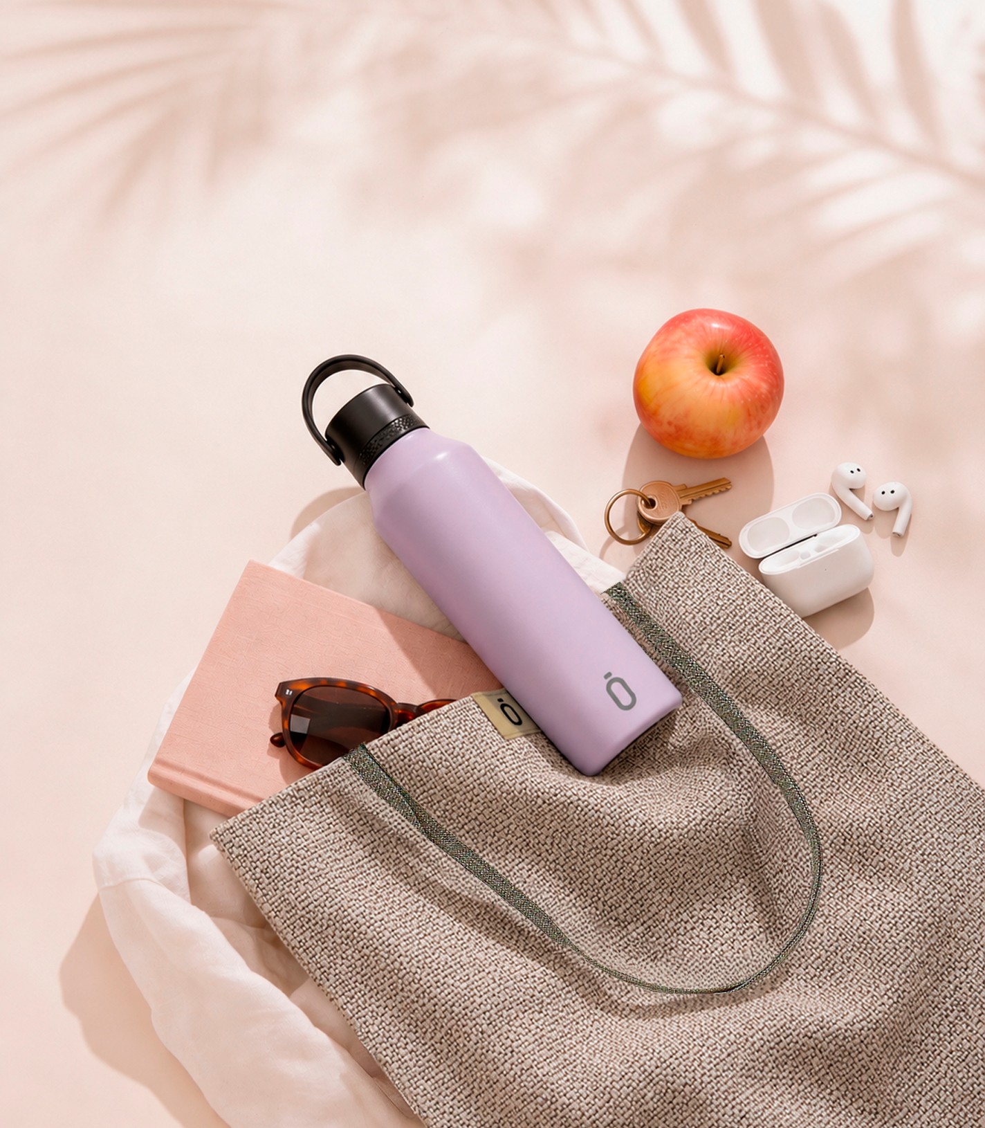 💜 Tu Runbott, tu ritmo, tu color.

Diseñada para acompañarte en esos pequeños momentos cotidianos que hacen tu día mucho más tuyo: una pausa necesaria, tu playlist favorita sonando de fondo y agua siempre a la temperatura perfecta. 🎧✨

En AkeitaSoul creemos que la sostenibilidad no está peleada con el diseño. Por eso, llevar tu hidratación contigo es también una forma de expresar tu estilo de vida. 🌿🌸

Cuidarte cada día nunca fue tan bonito ni tan fácil.

💜 Your Runbott, your pace, your colour.

Designed to accompany you in those small daily moments that make your day truly your own: a well-deserved break, your favourite playlist playing in the background, and water always kept at the perfect temperature. 🎧✨

Looking after yourself can also be a seamless part of your personal style. 🌿🌸

👉 Elige tu color favorito y renueva tus imprescindibles en nuestra tienda online. [Link en Bio] 🛒🛍️

#AkeitaSoul #Runbott #RunbottLifestyle #BotellaTermica #MiMomentoAkeita #EstiloDeVidaSostenible #AccesoriosConEstilo #HidratacionSaludable #CuidateConAkeita #EcoFriendlyLiving