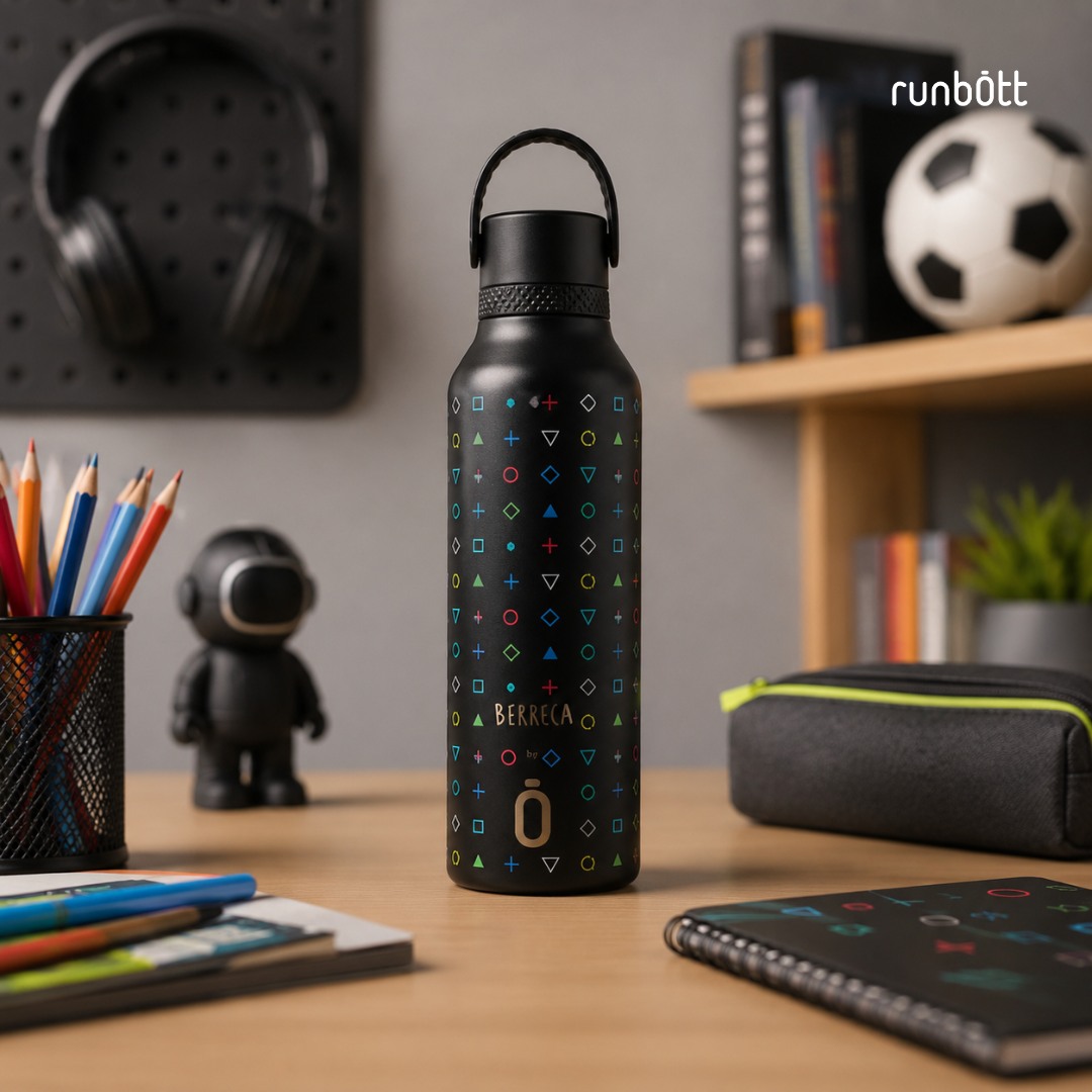 Focus. Game. Hydrate. Repeat. 🎮⚡️

Cada detalle de tu setup cuenta, ya sea para estudiar, trabajar o pasar horas delante de la pantalla. Mantén la concentración, juega a tu ritmo y lleva tu hidratación al siguiente nivel con Runbott Mii Shapes by Berreca. 🕹️🔥

Un diseño único pensado para integrarse a la perfección en tu espacio.

¿Listo para la próxima partida? 👇

.

Focus. Game. Hydrate. Repeat. 🎮⚡️

Every detail of your setup matters, whether you are studying, working or gaming. Stay focused, play at your own pace, and take your hydration to the next level with Runbott Mii Shapes by Berreca. 🕹️🔥

A unique design crafted to match your desk setup.

Ready for your next game? Tell us in the comments! 👇

🛒🛍️ Link en la Bio

#AkeitaSoul #Runbott #RunbottMii #Berreca #RunbottLifestyle #ConMiRunbott #GamerSetup #DeskSetup #HidratacionConEstilo #GamingLife #EstiloDeVidaSostenible