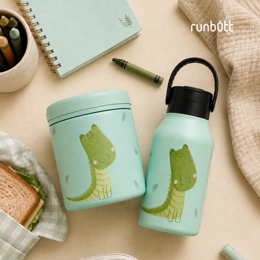 Todo listo para volver. 🐊🎒✨

El combo Mii 35 + Brunch Alligator, de la colección Little Zoo by Marta Munté, se convierte en el equipo perfecto para el cole. Su agua siempre fresca y su almuerzo intacto a la temperatura ideal, acompañados por un diseño dulce y lleno de personalidad. 🍏🥪💚

Dos imprescindibles pensados para hacer sus días más prácticos, sostenibles y divertidos.

¿Preparados para arrancar la rutina? Déjanos un 🐊 en comentarios si este modelo también es vuestro favorito.

.

All set for back to school. 🐊🎒✨

The Mii 35 + Brunch Alligator combo, from the Little Zoo by Marta Munté collection, is the ultimate school-day team. Fresh water and a perfectly preserved lunch, brought together by an adorable design packed with personality. 🍏🥪💚

Two essentials crafted to make their daily routine more practical, sustainable, and fun.

Are your little ones ready for the new term? Drop a 🐊 in the comments if this set is on your wishlist!

🛒🛍️ Link en la Bio

#AkeitaSoul #Runbott #RunbottKids #MartaMunte #LittleZoo #BrunchAlligator #VueltaAlCole #BackToSchool #BotellaInfantil #TermoComida #HidratacionDivertida #EstiloDeVidaSostenible