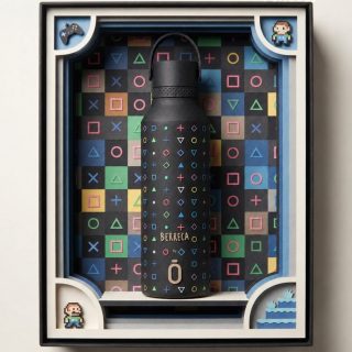 Hay diseños que no solo pasan de nivel...
Directamente juegan en otra liga. 🎮✨

La botella Runbott Mii de la colección Berreca está pensada para quienes saben que los pequeños detalles y el estilo también forman parte de la partida.

Con recubrimiento interior cerámico para mantener tus bebidas frías durante horas y conservar su sabor original sin regusto metálico.

Press play. Stay hydrated 💧

Encuentra esta edición y muchas más en Akeita Soul 🛒

.

Some designs don’t just level up...
They play in a league of their own. 🎮✨

The Runbott Mii bottle from the Berreca collection is made for those who know that every small detail and piece of style is part of the game.

Featuring an inner ceramic coating to keep your drinks cold for hours while preserving their pure flavor with no metallic taste.

Press play. Stay hydrated 💧

Find this edition and many more at Akeita Soul 🛒

🛒🛍️ Enlace en la bio

#AkeitaSoul #Runbott #RunbottMii #Berreca #GamingSetup #GamerStyle #GamerLife #HidratacionConEstilo #EstiloDeVidaSostenible #TiendaOnline