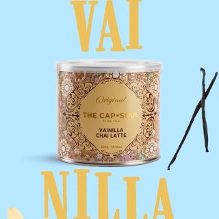 🥛 Un chai para cada mood. ✨

Red Velvet para los días más sweet, Cúrcuma cuando necesitas un reset, Vainilla para tu comfort moment, Matcha para cuando toca ponerse en modo focus y Spiced si te apetece algo con más carácter. 🤍

Eliges el Chai Latte según cómo se presenta el día: una combinación deliciosa, cremosa y llena de sabor. 😌

¿Y tú hoy, qué mood eres? Déjanoslo en comentarios 👀👇

Descubre toda la gama de Chai Latte de The Capsoul en Akeita Soul 🛒

.

🥛 A chai for every mood. ✨

Red Velvet for your sweetest days, Turmeric when you need a reset, Vanilla for your comfort moment, Matcha to switch into focus mode, and Spiced when you're craving something with character. 🤍

Choose your Chai Latte based on how your day feels: delicious, creamy, and packed with flavor. 😌

Which mood are you today? Let us know in the comments 👀👇

Find the full line of The Capsoul Chai Lattes at Akeita Soul 🛒

🛒🛍️ Enlace en la bio

#AkeitaSoul #TheCapsoul #ChaiLatte #MatchaLatte #ChaiMood #RedVelvetChai #CurcumaLatte #HoraDelTe #TeaLovers #TiendaOnline